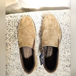 Nwt Skechers 13W Leather Memory Foam Shoes